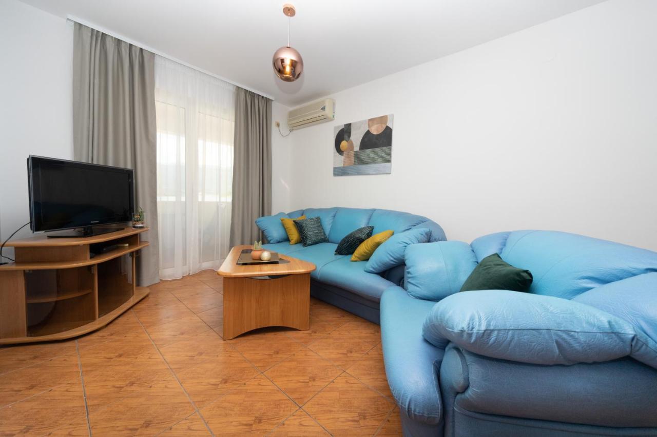 Apartments Adeona ティヴァト エクステリア 写真