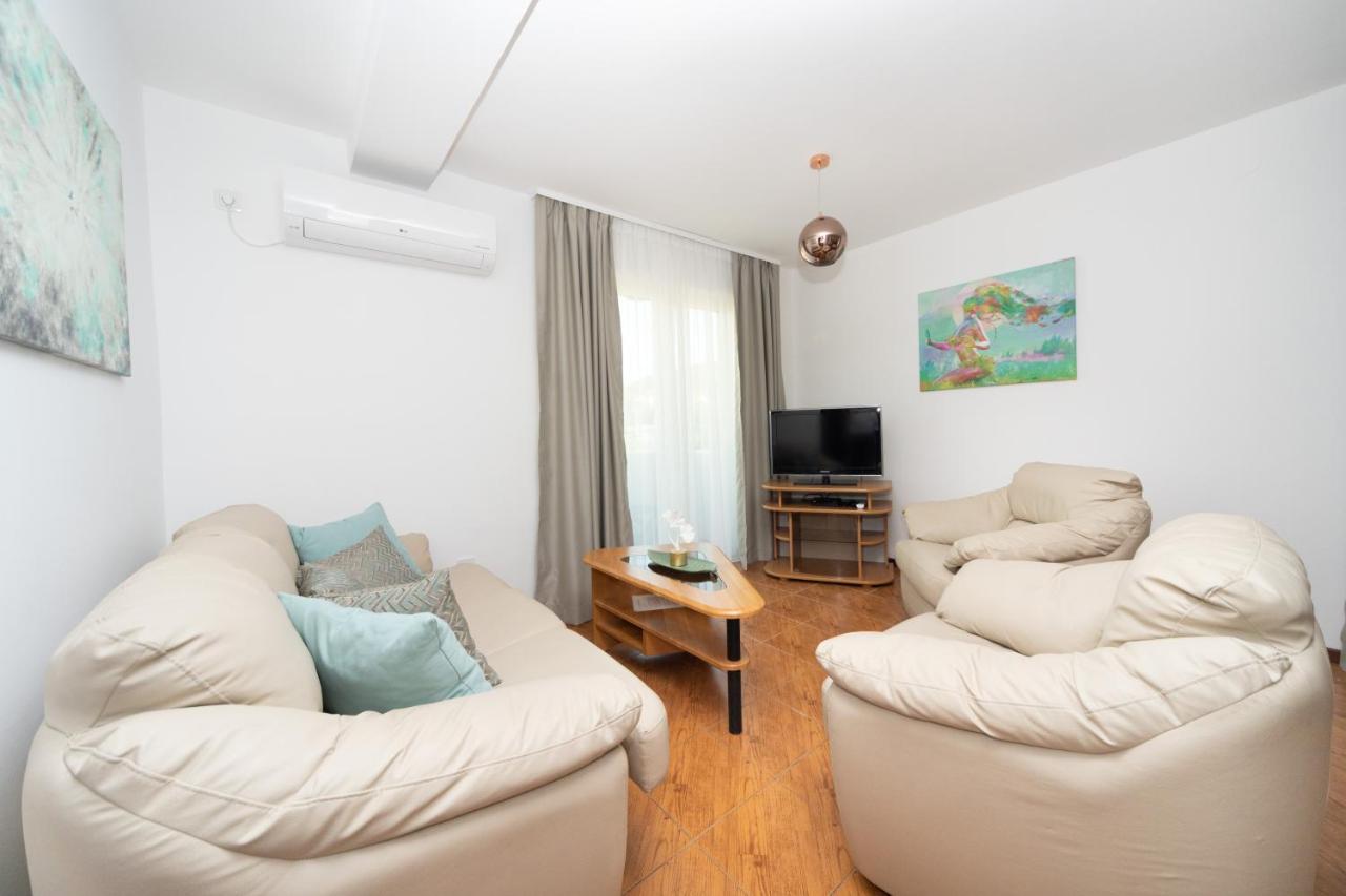 Apartments Adeona ティヴァト エクステリア 写真